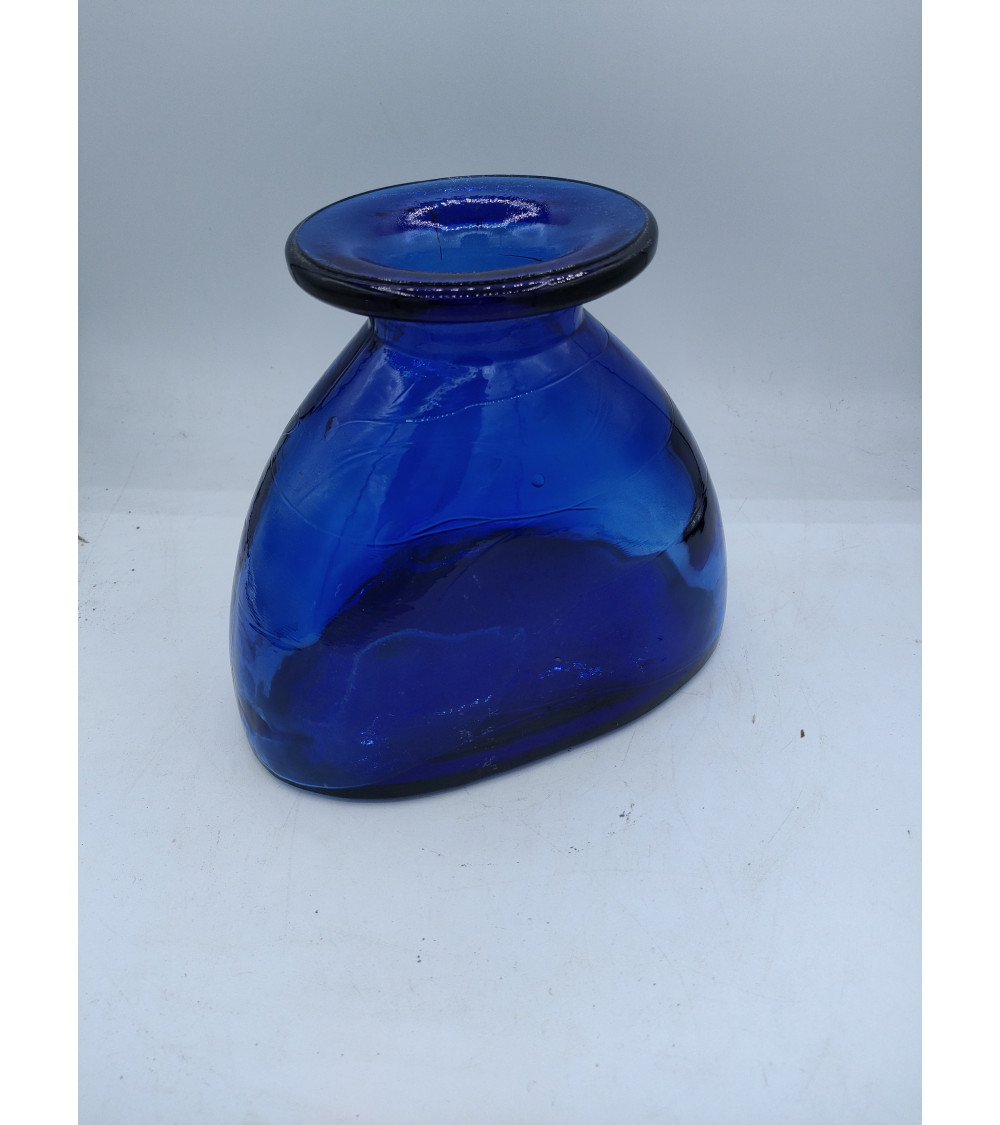 Vase en verre bleu